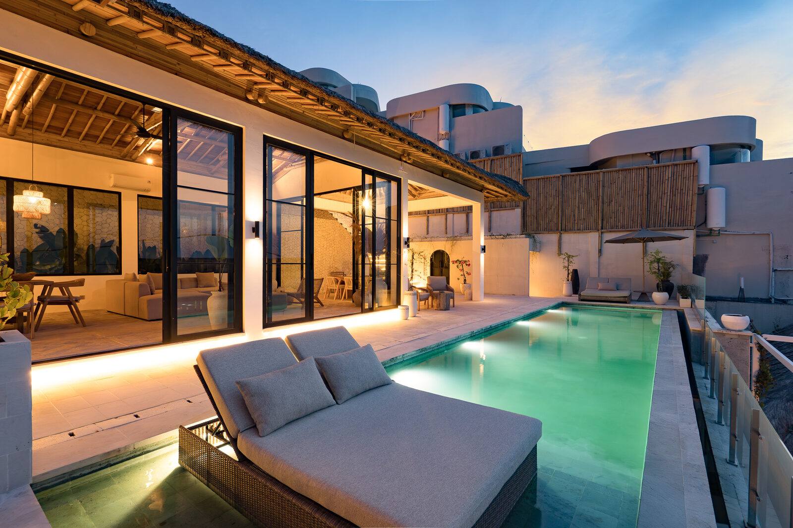 The infinity pool at Dua